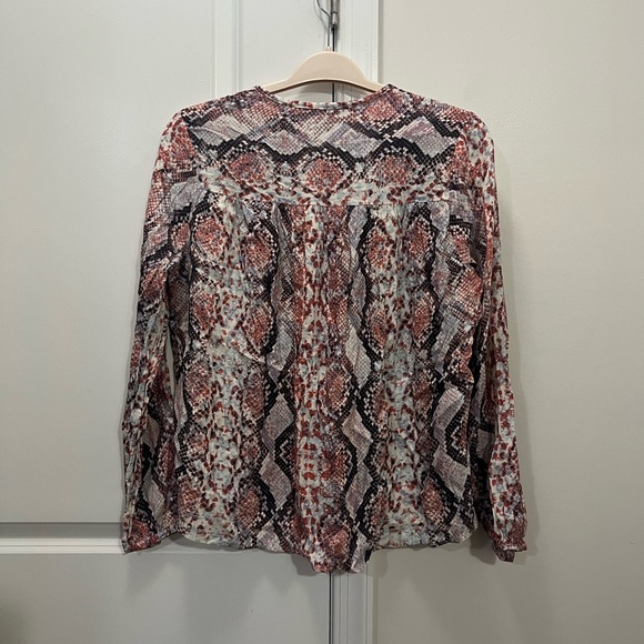 Lovers + Friends White Snakeskin Keyhole Blouse Size Large $128 - Picture 5 of 6